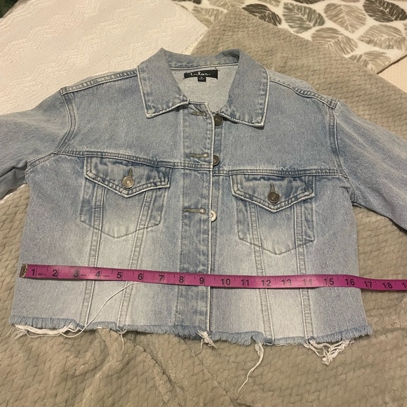 Lulu’s Cropped Denim Jacket - Picture 4 of 5